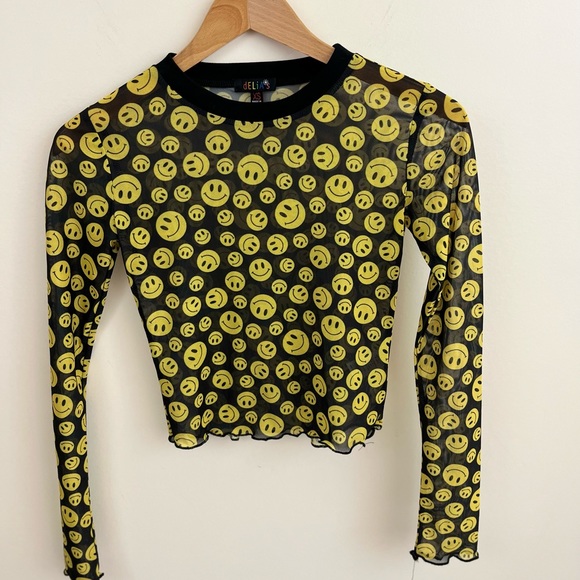 Delia’s Smiley Mesh Top - Picture 3 of 6